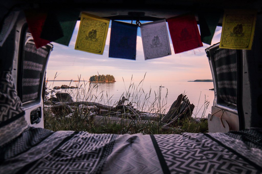 ultimate guide to van life and road trips