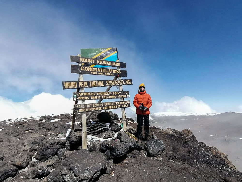 hiking kilimanjaro 