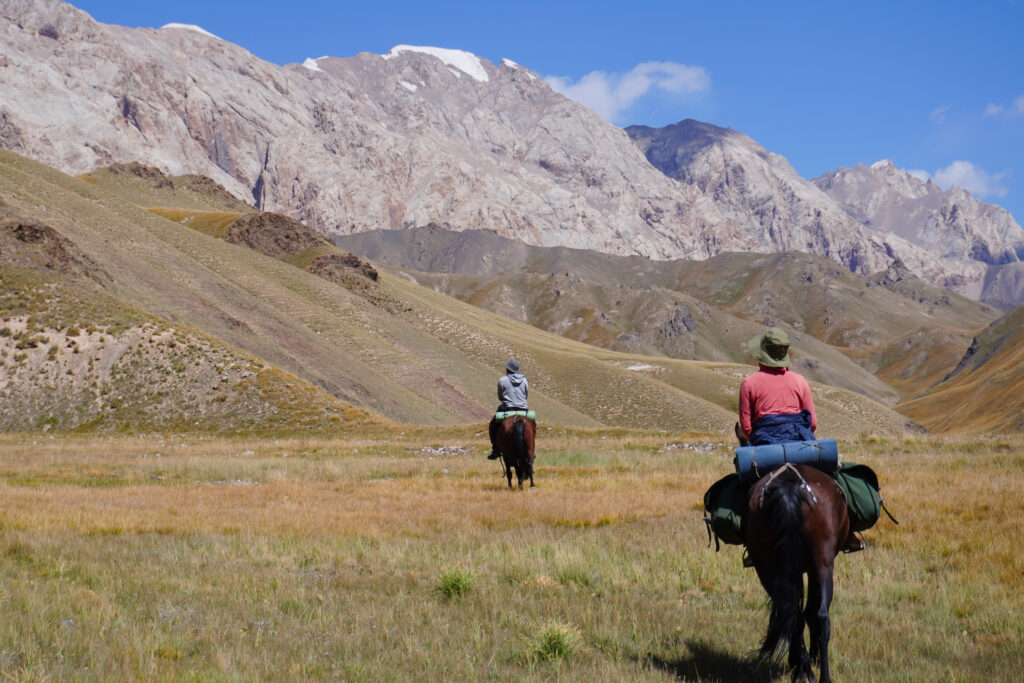 horse trek central asia
