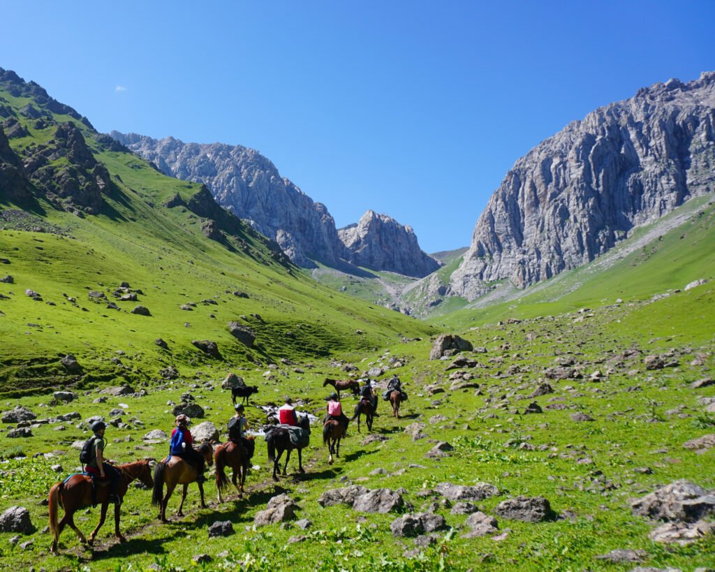 horse trekking Kyrgyzstan